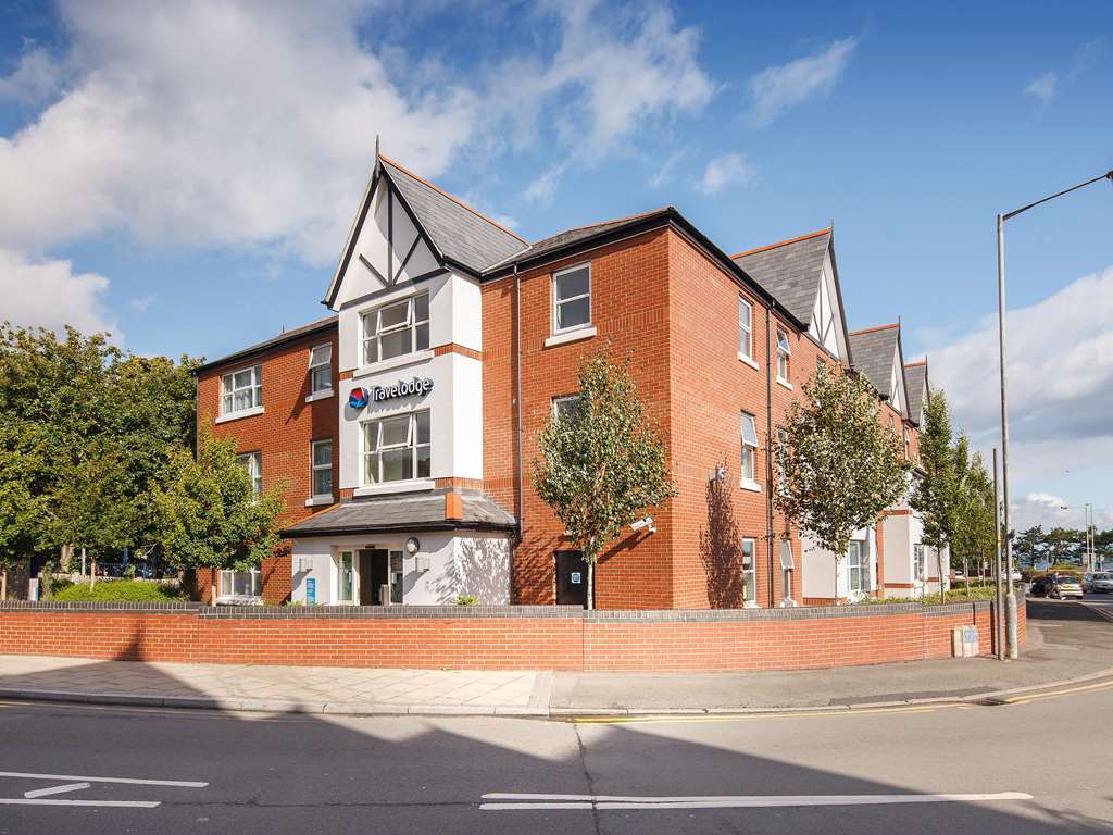 Travelodge Colwyn Bay Old Colwyn Екстериор снимка